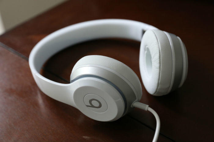 white beats cord